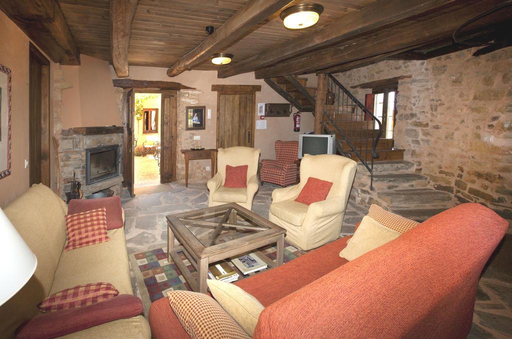 Casa Rural Las Aguedas Murias de Rechivaldo Bagian luar foto